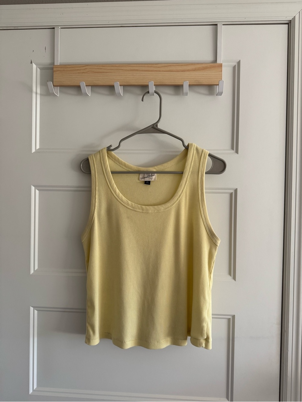 Universal Thread Light Yellow Scoop Neck Tank Top